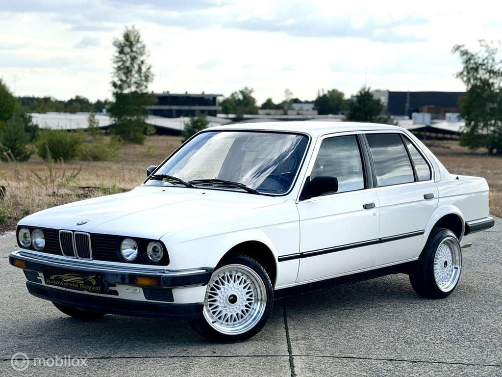BMW 3 Serie 318i 55388243-0.jpg | Autowereld Royaal